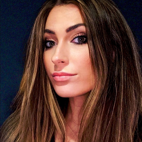 Meet your Posher, Kayla - Picture 10 of 12